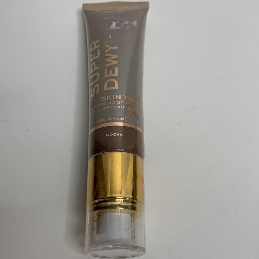Revolution | Brand New MOCHA Super Dewy Skin Tint | NWT Make-Up Cover Up Face